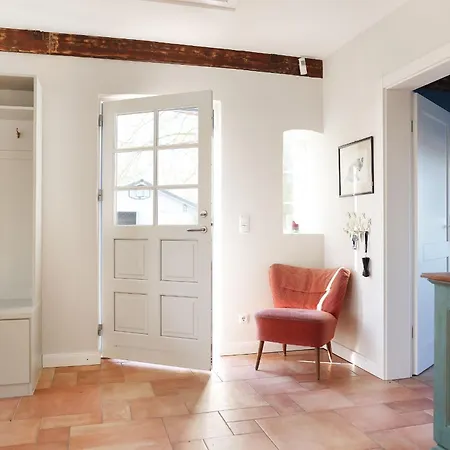 Reetdachkate Oelboehm Holiday home