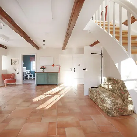 Reetdachkate Oelboehm Holiday home *