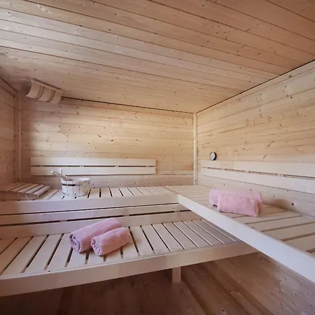 Reetdachkate Oelboehm Holiday home